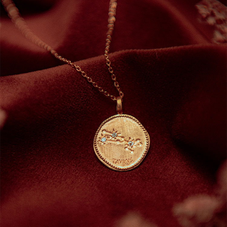 Collana segno zodiacale zirconi Toro