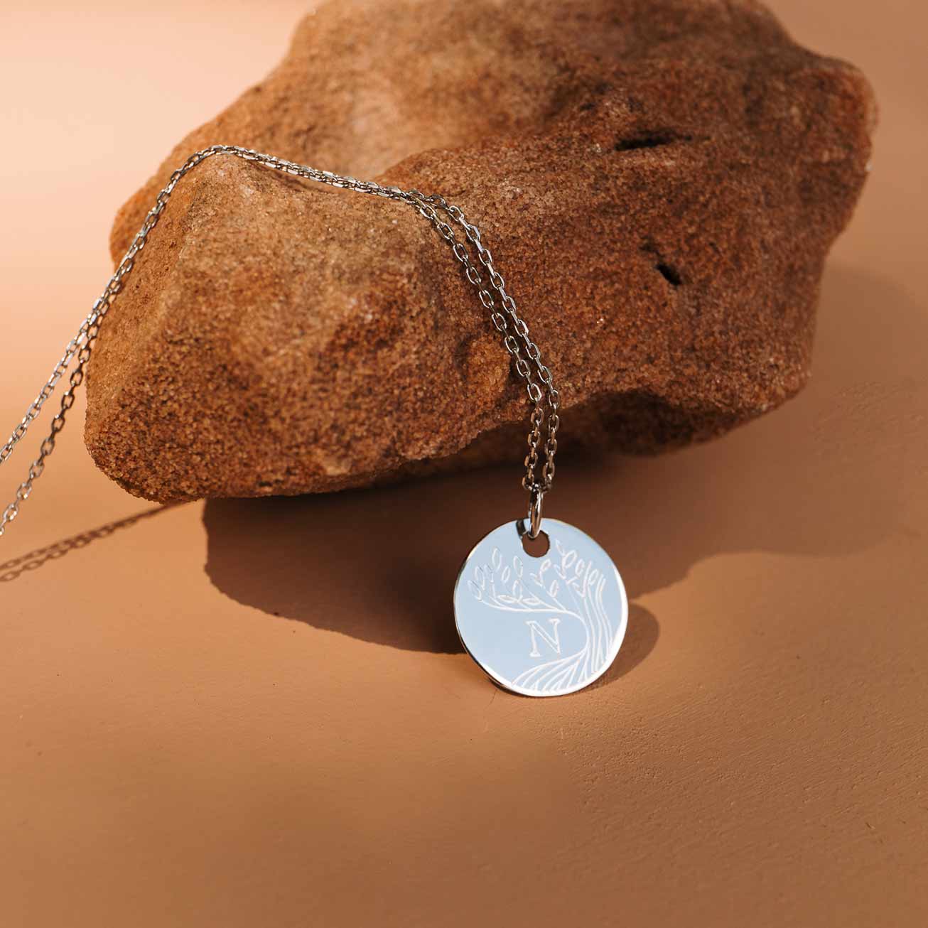 Collana con iniziale albero della vita argento